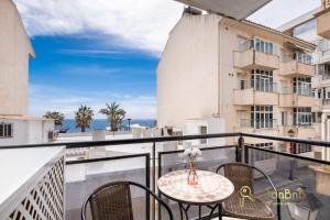 Cozy apartment with sea view and private parking in Fuengirola