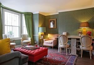 2 Bed Garden Apartment in Notting Hill