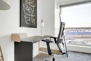 E Cambridge 1BR w Gym WD nr Lechmere Station BOS-608