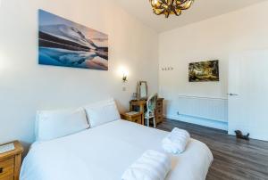 LIONHEART LARGE LUXURY ACCESSIBLE LODGE - Sleeps 12 ,Dog Friendly,Near Sherwood Forest at Fairview Farm Nottingham great for Family Gatherings ,Groups ,Parties