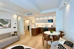 OPERA PROMENADE 4 Brand-new! 4 rooms next to beach balcony sea view