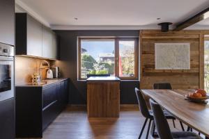 Chalet Benoit - Modern Chalet 8 Pax Free Parking Mountain View - By Cozee Rentals
