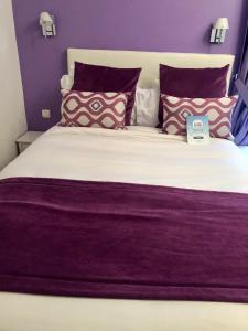 Hotels Kyriad Saumur Hyper Centre Hotel, Appartements, Seminaires et SPA soins Sothys Paris : photos des chambres