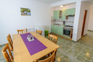 Apartments & rooms Lucie