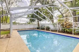Florida Vacation Rental with Screened Lanai - Burbank