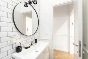 White flat Ground Floor