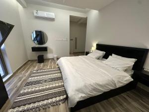 شقة بثلاث غرف نوم ودخول ذكي