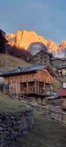 Chalet-Tabià al Sol montagna Dolomiti Pecol
