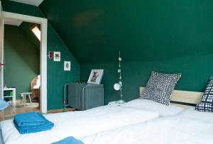 Villa Kunterbunt - sehr zentral, neu renoviert, 2SZ