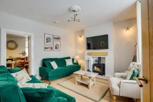 Sage Cottage: Homely, Cosy Cottage with Log Burner - Fairfield
