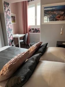 Hotels Hotel Alpes Cevennes : photos des chambres