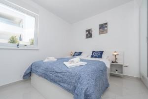 Dino, modern & luxury ap. with a pool for 6