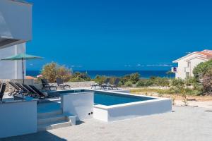 Dino, modern & luxury ap. with a pool for 6