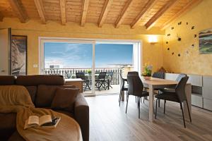 THE PLACE - Regarda Travel