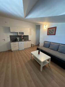 Apartments Holiday Gavric