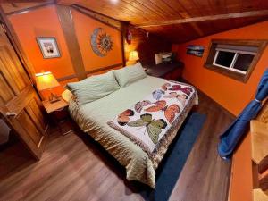 Denali Natl Park 3 Bedroom Home on 5 Acres, hiking and wildlife