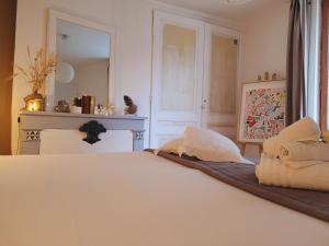 Appartements -La Batisse -Parking prive -Coeur historique - La Clef de Honfleur : photos des chambres