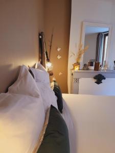 Appartements -La Batisse -Parking prive -Coeur historique - La Clef de Honfleur : photos des chambres