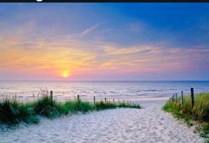 O ZEE app,garage 200m van strand en centrum