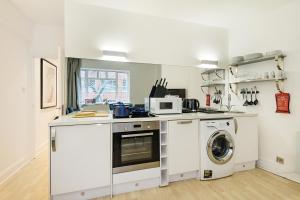 Soho View Urban Apartment