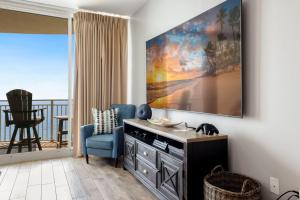 Totally Beachn at 1605 Aqua