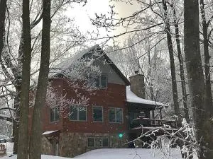 Ravensong Lodge - Conrath