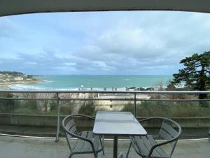 Appartements Appartement Perros-Guirec, 2 pieces, 2 personnes - FR-1-368-375 : photos des chambres