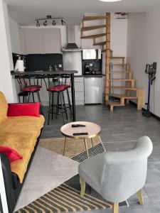 Maisons de vacances petit logement Crecy la chapelle : photos des chambres