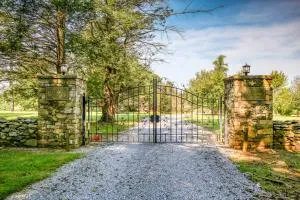 High Meadows Estate - Upperville