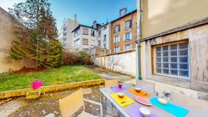 Appartements Nancy Thermal a 2 min -Le 1909- 8 pers- parking chez Julie : photos des chambres