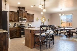 Sand Hollow 3334 BBQ Grill, Private Splash Pad, Hot tub and Pool
