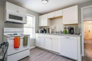 Plush 1 bed APT near Five Points! Bring your pets!