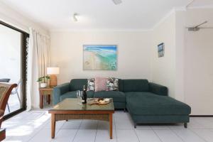 8 Tropical Reef - Right in town & near the beach