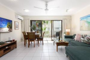 8 Tropical Reef - Right in town & near the beach