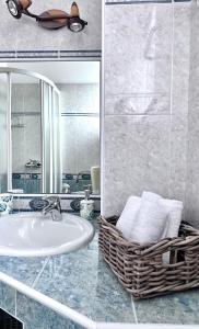 Apartments with parking space Lopar, Rab - 14070