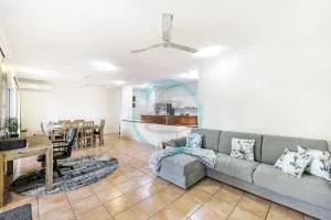 ZEN FORESHORE Cozy 2-BR, 2-BA Holiday Home + Pool - 卡苏阿利纳