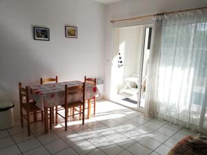 Studio Cabine à Biscarrosse Plage - 4 Pers, Proche Plage et Commerces, Terrasse, Ménage Inclus - FR-1-319-394
