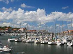 Studio Cosy au Pied du Port de Plaisance de Capbreton pour 4 Pers. avec Wifi et Plages Proches - FR-1-239-889