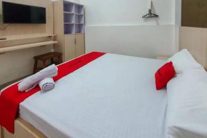 RedDoorz near Stasiun Purwosari