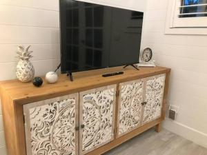 Hamptons In Rye Green Cottage 3 Mins to Hot Springs!