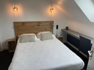 Hotels Hotel La Licorne : photos des chambres