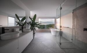 Beachfront apartment overlooking Coolum Bays