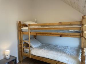 Maisons de vacances Gite Saint-Leon, 6 pieces, 11 personnes - FR-1-489-437 : photos des chambres