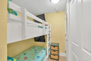 Sunny Daze Will Brighten Your Stay Let The Sun Shine In Waterscape C502