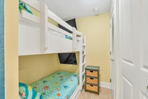 Sunny Daze Will Brighten Your Stay Let The Sun Shine In Waterscape C502