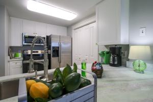 How About A Slice of KeyLime Pie Waterscape A521