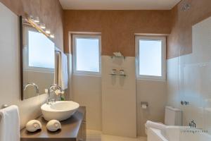 Living4Malaga Majestic Granada Street