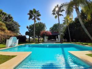 Villa Aqua prívate six suite bedrooms with large pool