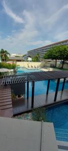 Tira Tiraa Condominium