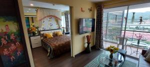 Tira Tiraa Condominium